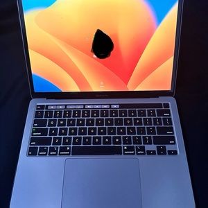 Apple MacBook Pro 13" (256GB SSD, Intel Core i5 8th Gen., 1.40 GHz, 8GB) Laptop